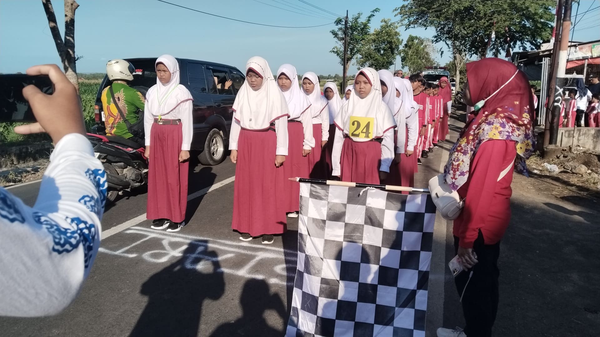 SDI Ruhul Islam Al Muntaha Ikuti Lomba Gerak Jalan antar SD