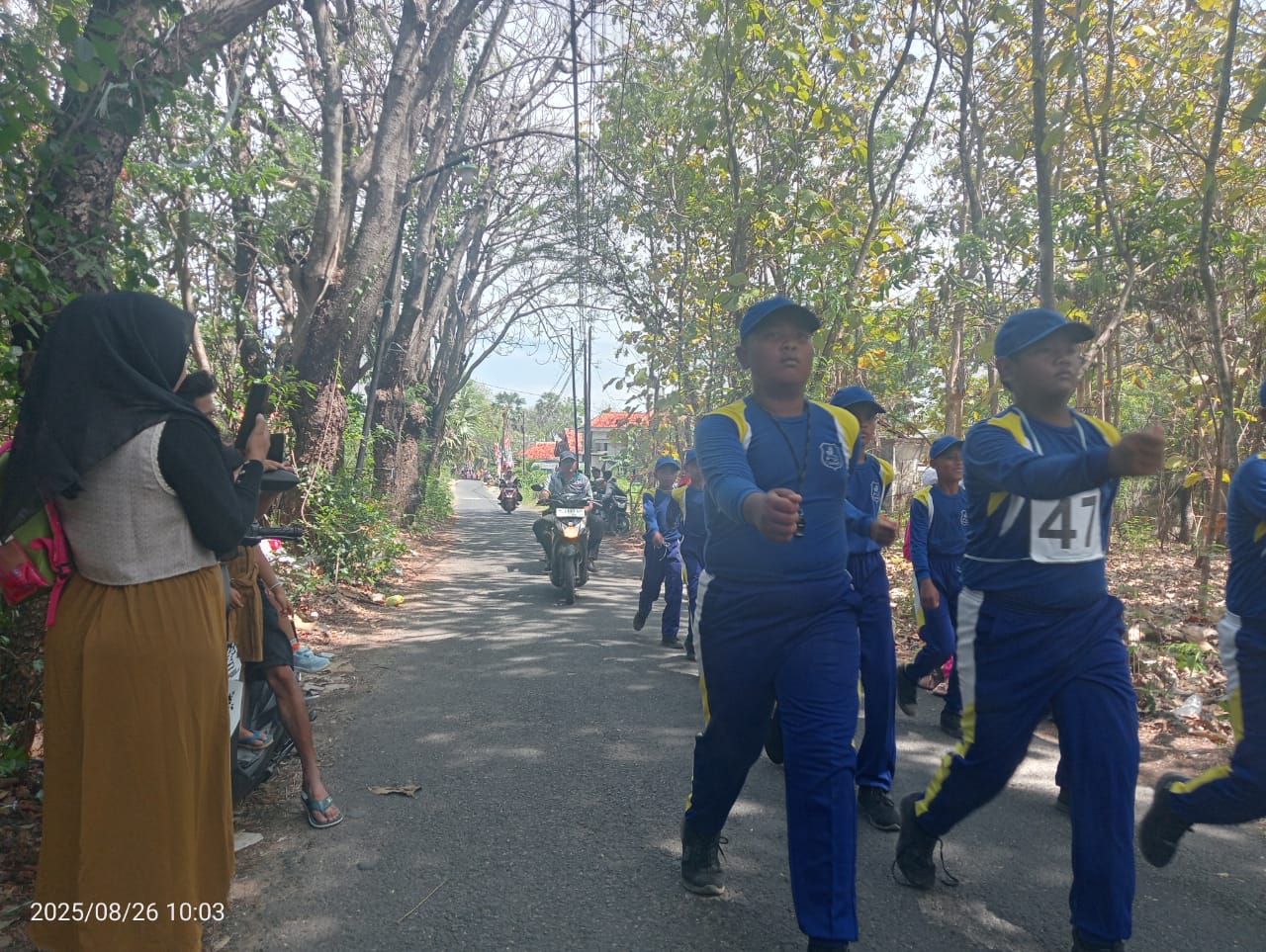 Lomba Gerak Jalan SD se-Kecamatan Kalianget Meriahkan Peringatan Kemerdekaan