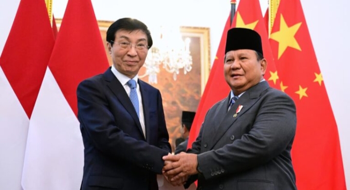 Presiden Prabowo Sambut Ketua MPR Tiongkok Wang Huning, Diplomasi Hangat Berbalut Budaya Nusantara